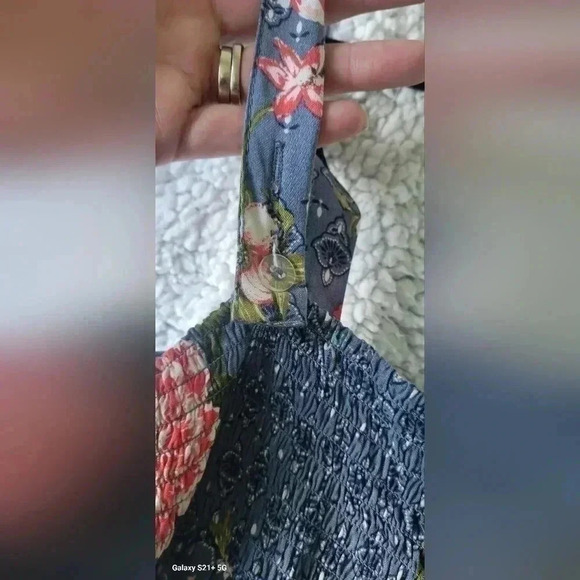 blue flowered dress, above the knee length, sz Medium, button up front - Picture 7 of 7